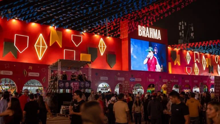 Brahma transmitirá jogos do Brasil em Campina Grande, unindo duas paixões nacionais: o futebol e o São João
