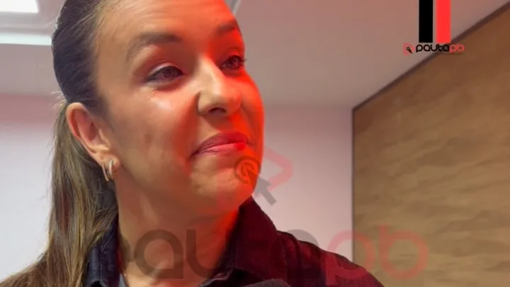 Camila elogia Leo, diz que gestor precisa fazer mudanças e declara: "seria uma honra trabalhar ao seu lado"