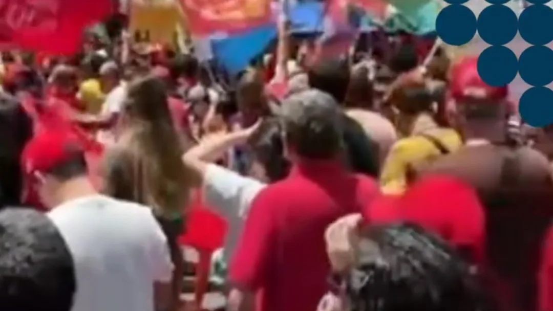 CARNALULA: Estudante de reúnem na Candelária, no Centro do Rio