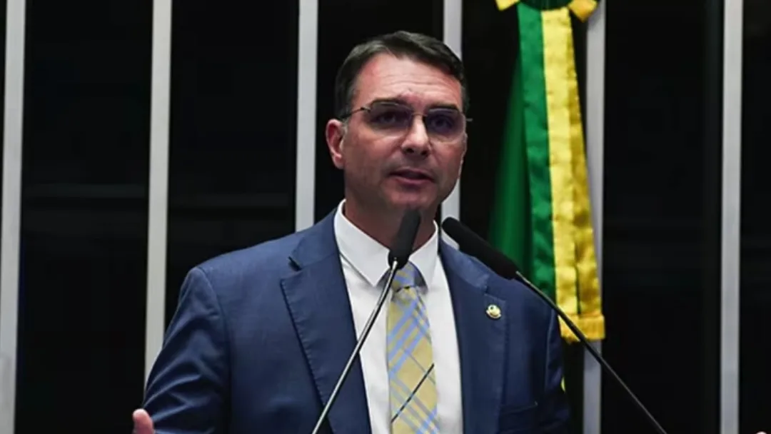 "Centrão se une ao mercado e vê vantagem de Flávio Bolsonaro na eleição presidencial"