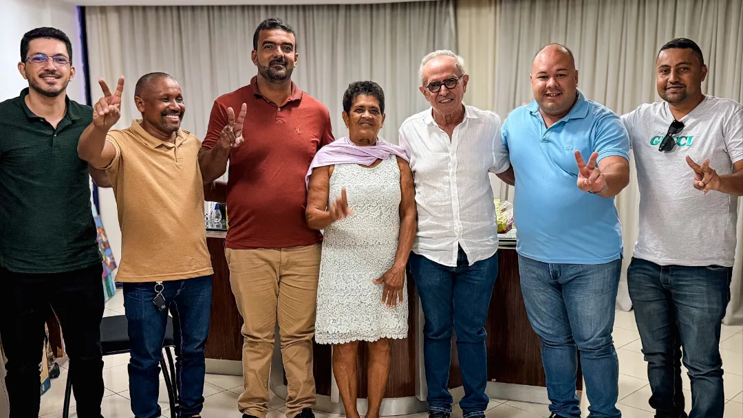 Cícero Lucena amplia base de apoio com adesões em Pilões