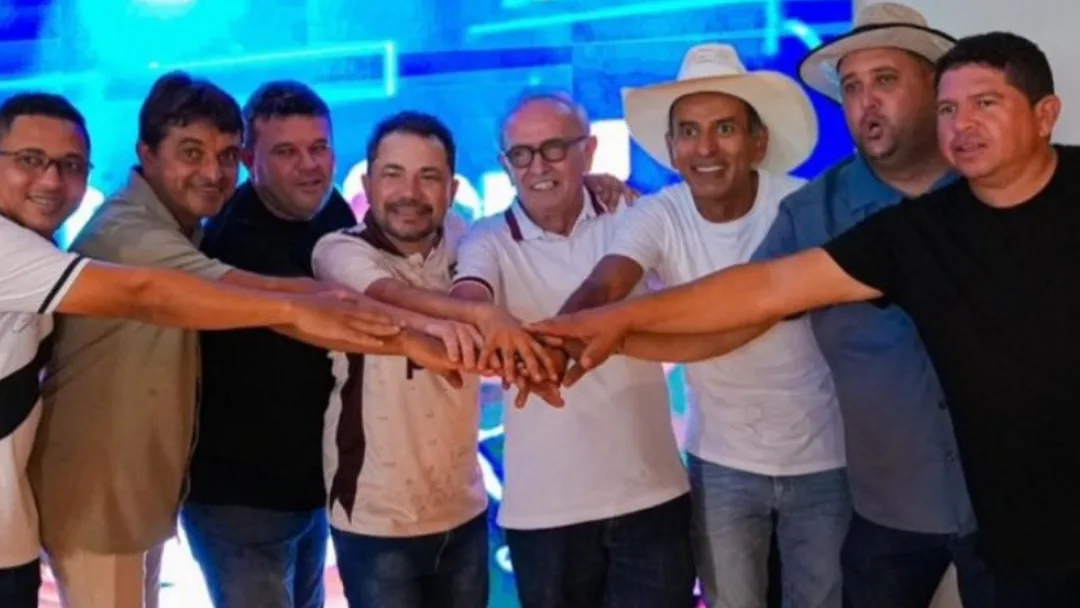 Cícero Lucena recebe adesão de seis vereadores da situação em Gurinhém