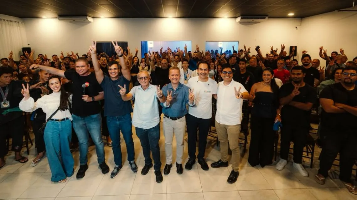 O candidato ao Governo do Estado Cícero Lucena participou de plenárias em três bairros da Capital na noite desta segunda-feira (10). O gestor conversou com moradores e defendeu um Estado comprometido com o crescimento dos municípios, de forma a alavancar 
