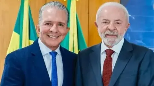 Com Lula no guia eleitoral, Nabor reforça trabalho pela educação de Patos