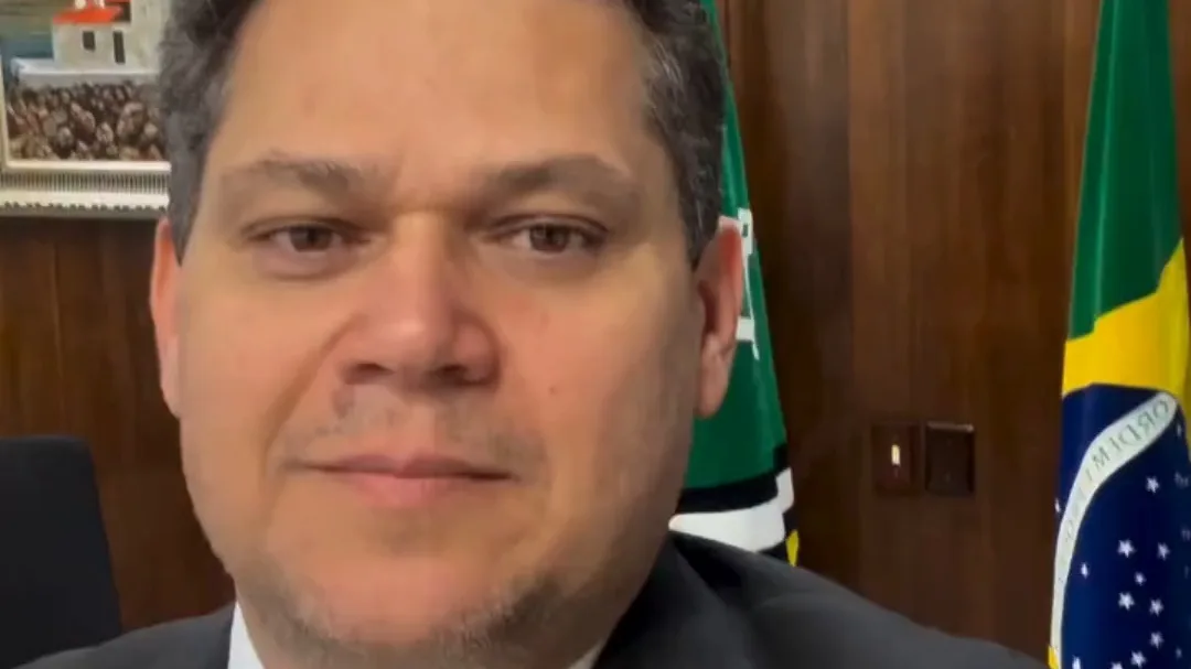 DAVI ALCOLUMBRE COMEMORA A PROMULGAÇÃO DO FIM DA ESCALA 6X1