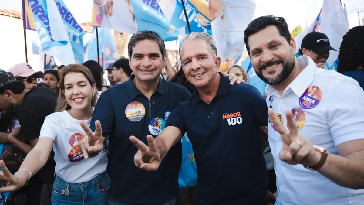 De bairro em bairro, Nabor leva campanha às ruas de Campina Grande e encerra agenda em plenária