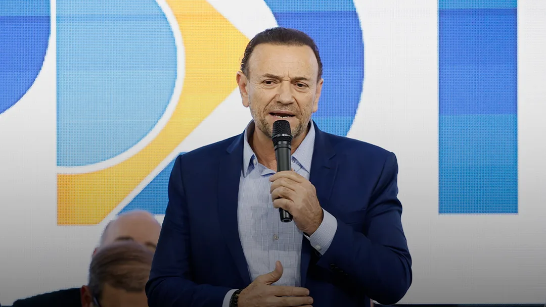 Edinho comenta empate de votos do PoderData e diz que Lula "já virou"
