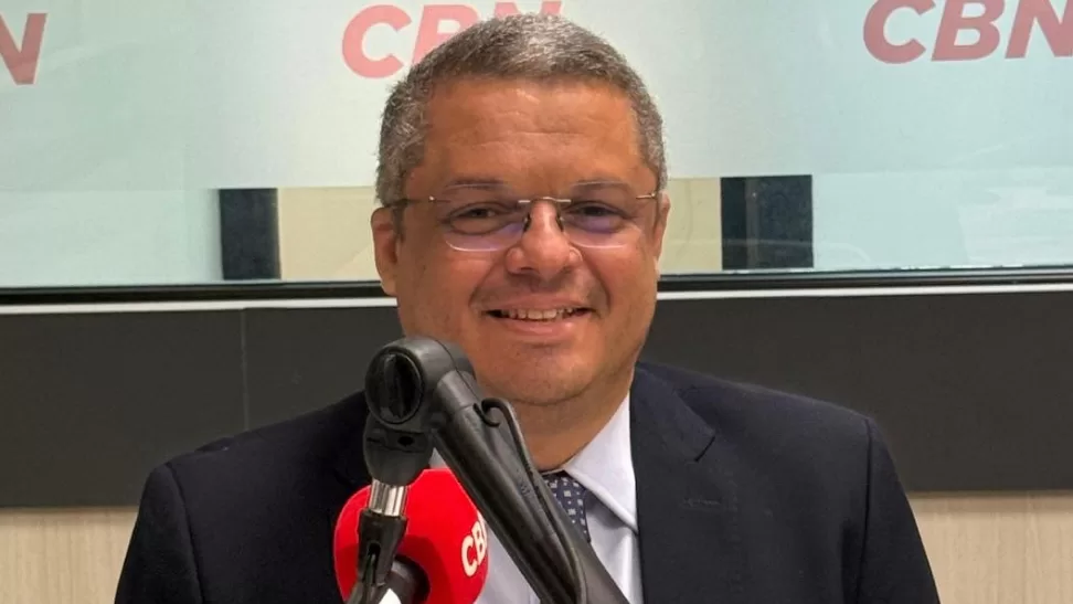 Edvaldo Neto pede retorno à Câmara e afastamento para se defender de processo que investiga elo com facção