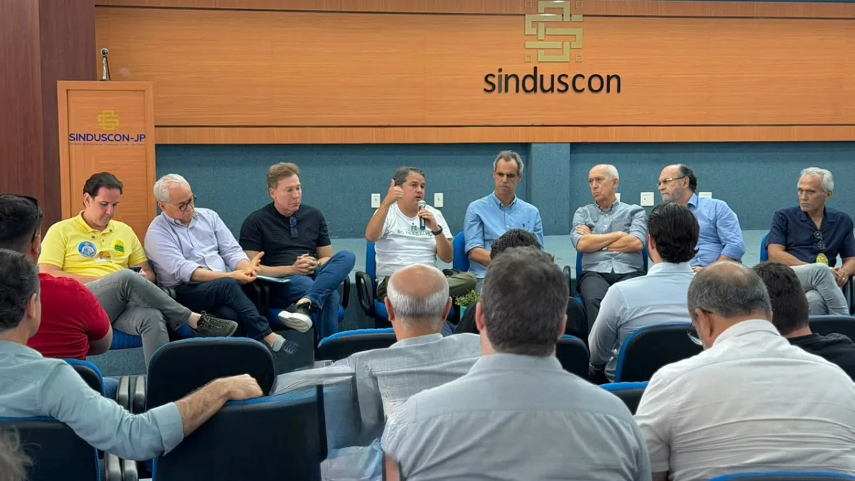 Efraim apresenta propostas ao Sinduscon-JP e defende menos burocracia para impulsionar construção civil na Paraíba