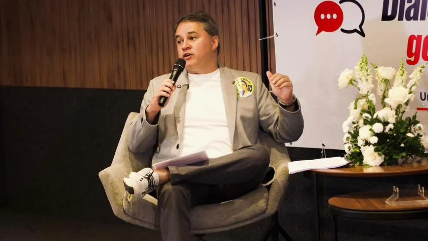 Efraim assume compromisso com fortalecimento do Fisco, concurso e implantação da LOAT em sabatina com Sindifisco-PB