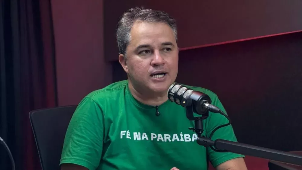 Efraim Filho é eleito o melhor senador da atual legislatura