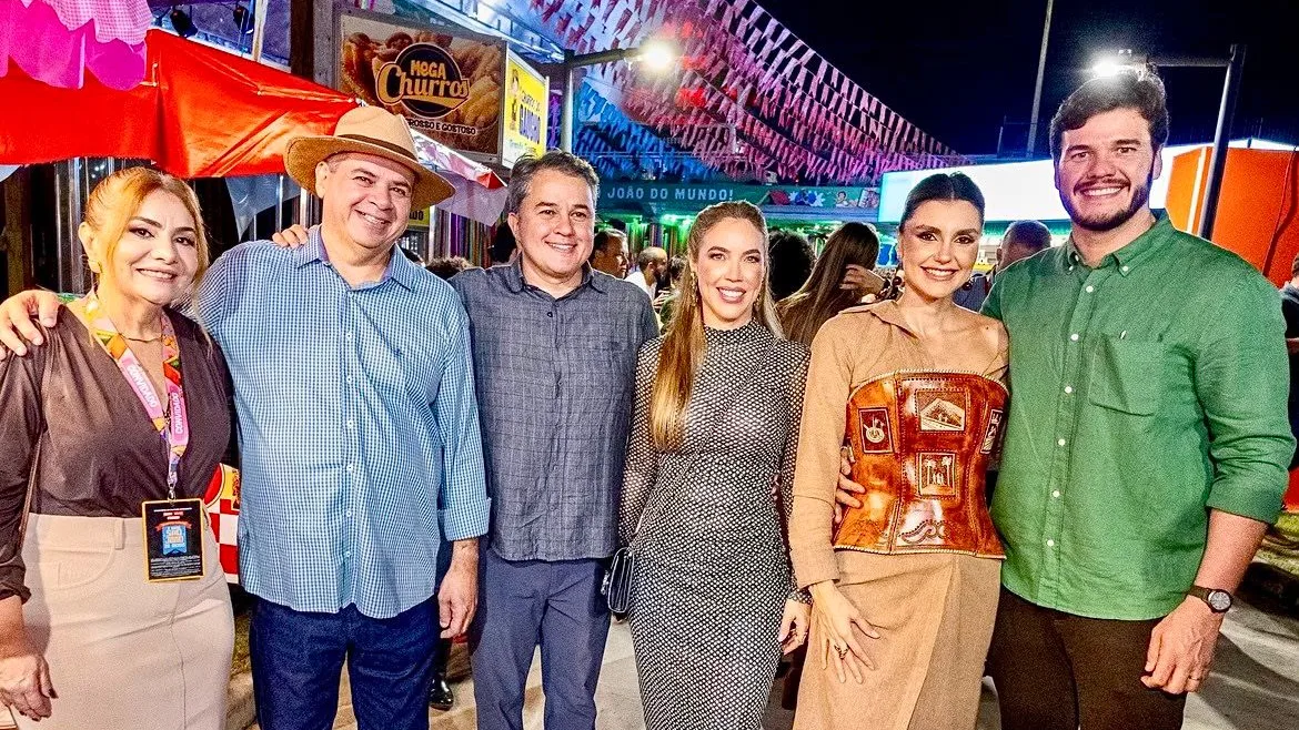 EFRAIM FILHO PRESTIGIA ABERTURA DO MAIOR SÃO JOÃO DO MUNDO AO LADO DE BRUNO CUNHA LIMA E REÚNE LIDERANÇAS DE TODA A PARAÍBA