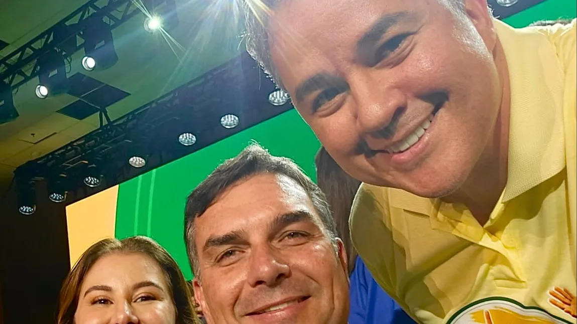 Efraim prestigia convenção nacional ao lado de Flávio Bolsonaro e lideranças