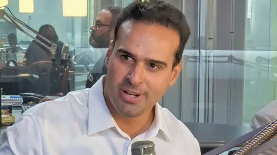 Em debate, Lucas anuncia R$ 15 milhões para startups e novo distrito industrial em Campina Grande