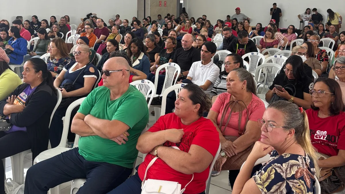 Em decisão de assembleia geral, servidores aprovam indicativo de greve