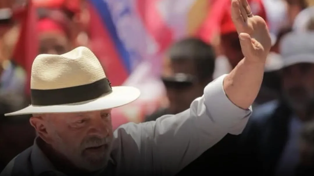 Em dia de anúncio pró-Flávio, 10 diretórios do MDB declaram apoio a Lula