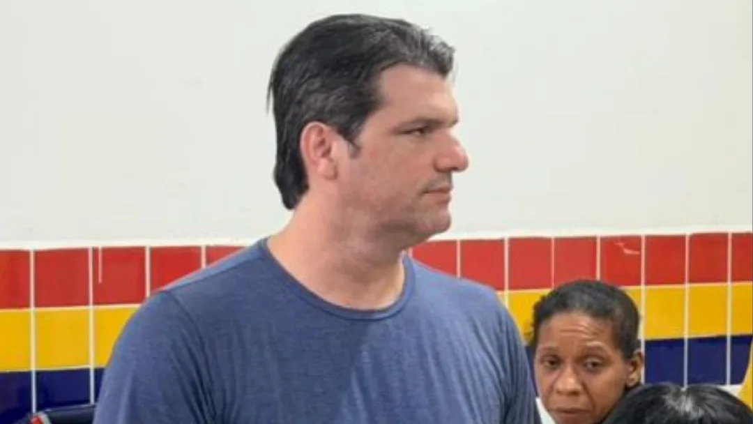 Em meio às chuvas, Léo Bezerra convoca secretariado em pleno sábado e exige atuação 24 horas nas ruas