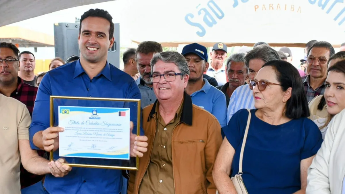 Em São João do Cariri, governador Lucas Ribeiro entrega pavimentação e anuncia estrada ligando o município a Parari