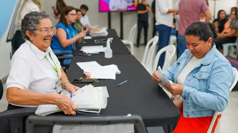 Empreender PB entrega motocicletas e assina contratos com mais de R$ 1,2 milhão em crédito