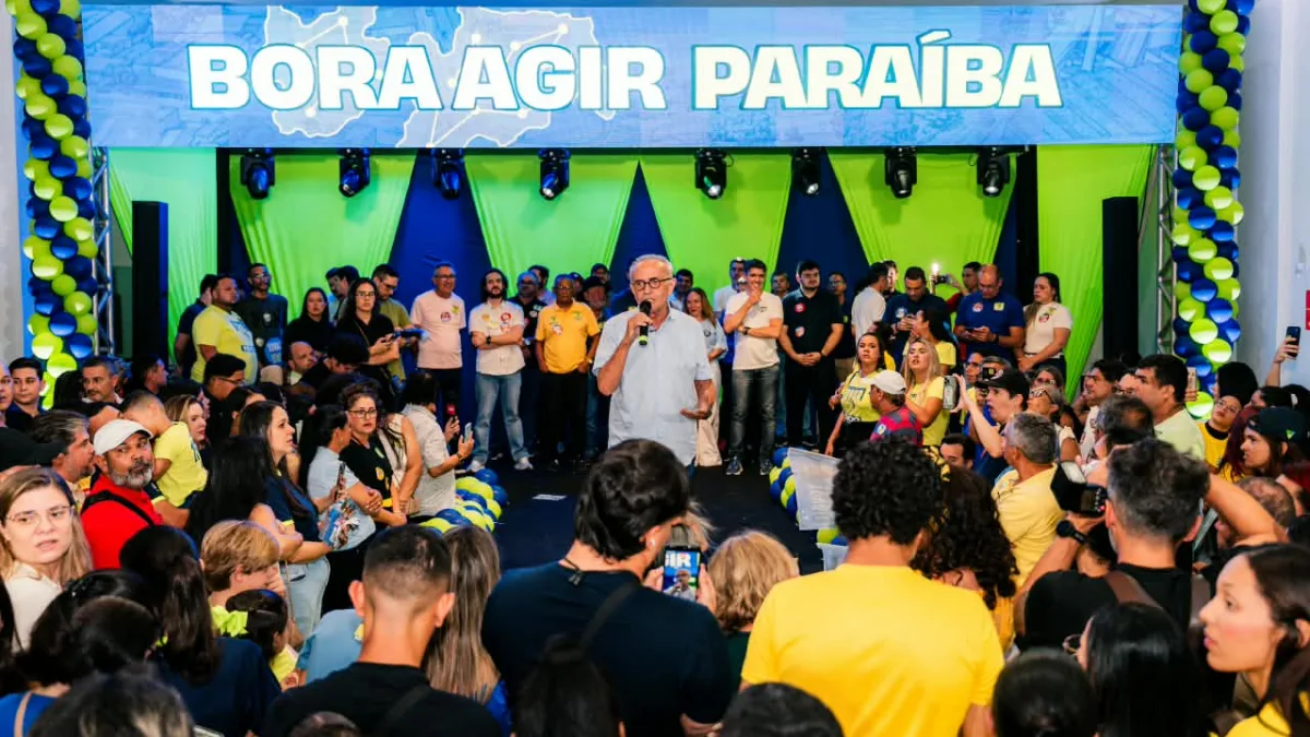 Evento superlotado mostra força de Cícero em Campina ao lado de Tovar e Romero