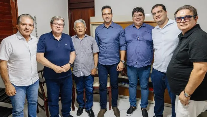 Ex-prefeito e vice-prefeito de Pombal anunciam apoio