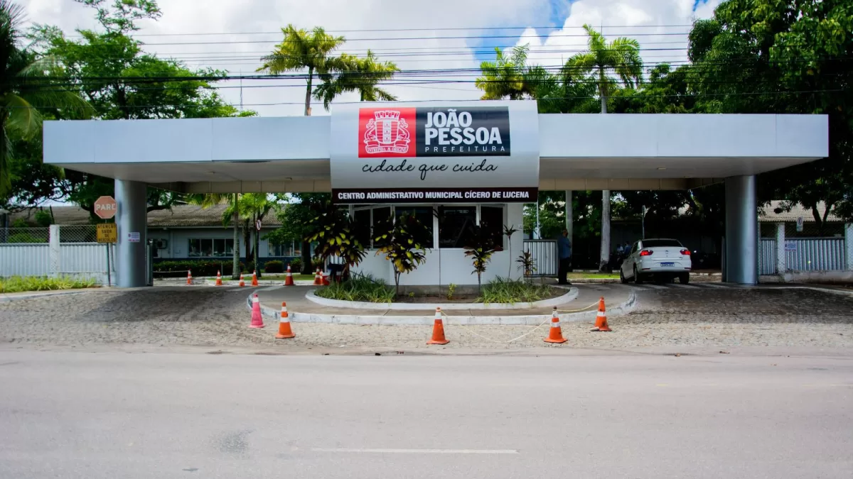 Leo Bezerra decreta expediente facultativo