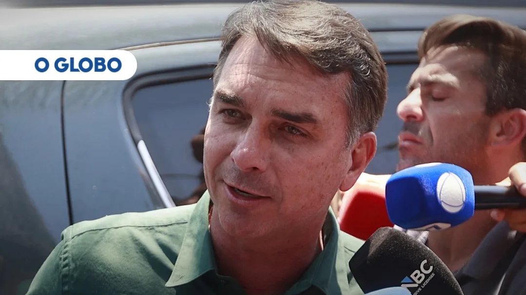 Flávio Bolsonaro era 'usuário master' de conta de offshore sócia do jato usado por Vorcaro