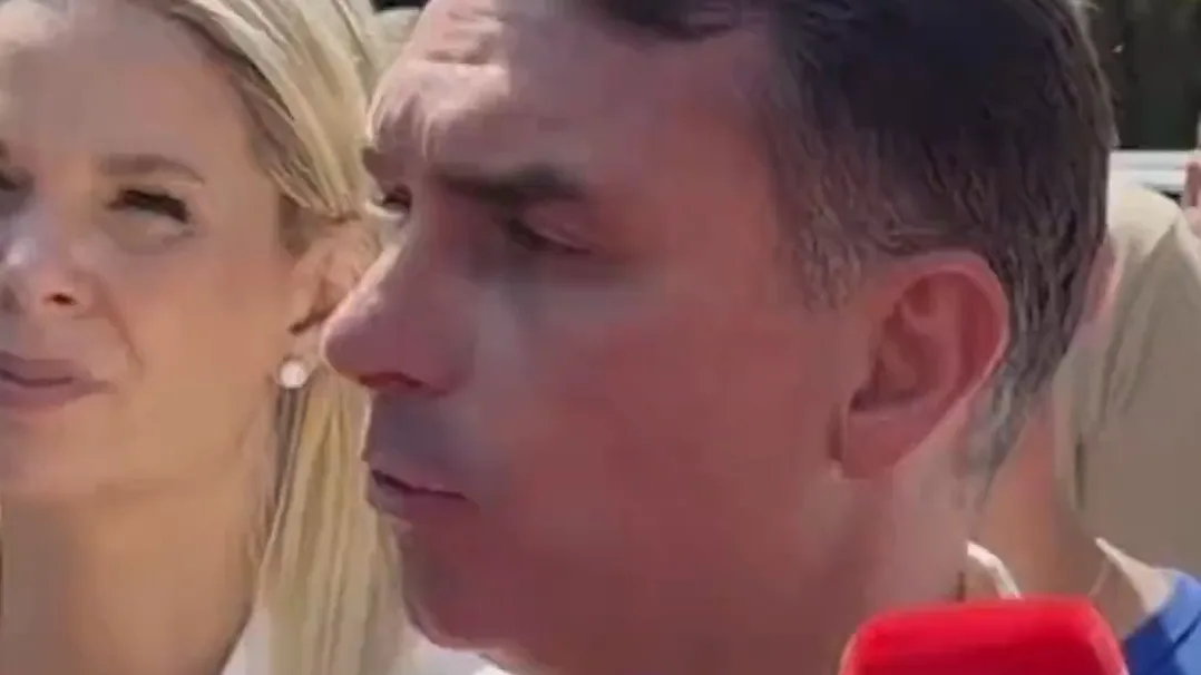 Flávio Bolsonaro reage ao áudio de Vorcaro: “Eu fui injustiçado”