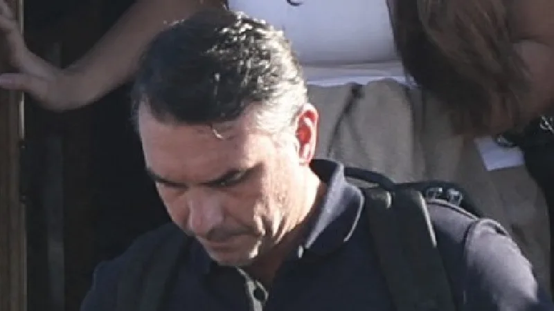Flávio Bolsonaro recua e não se declara presidente eleito do Brasil