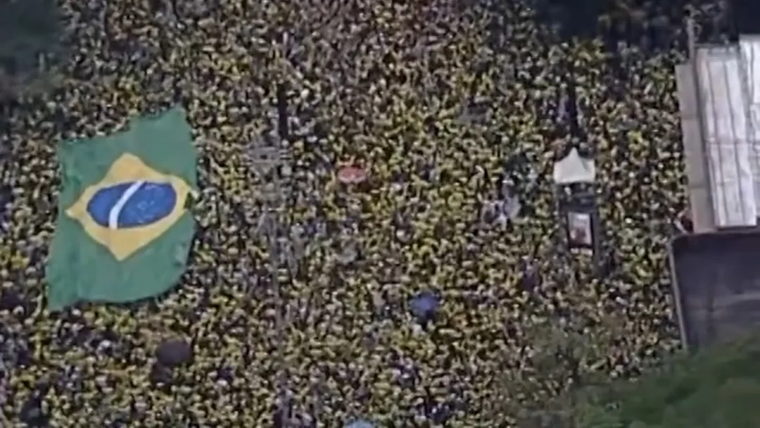 Flávio Bolsonaro reúne apoiadores em São Paulo
