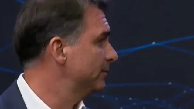 Flávio provoca Lula sobre voto dos presidiários, e Lula diz que quer voto de Jair Bolsonaro