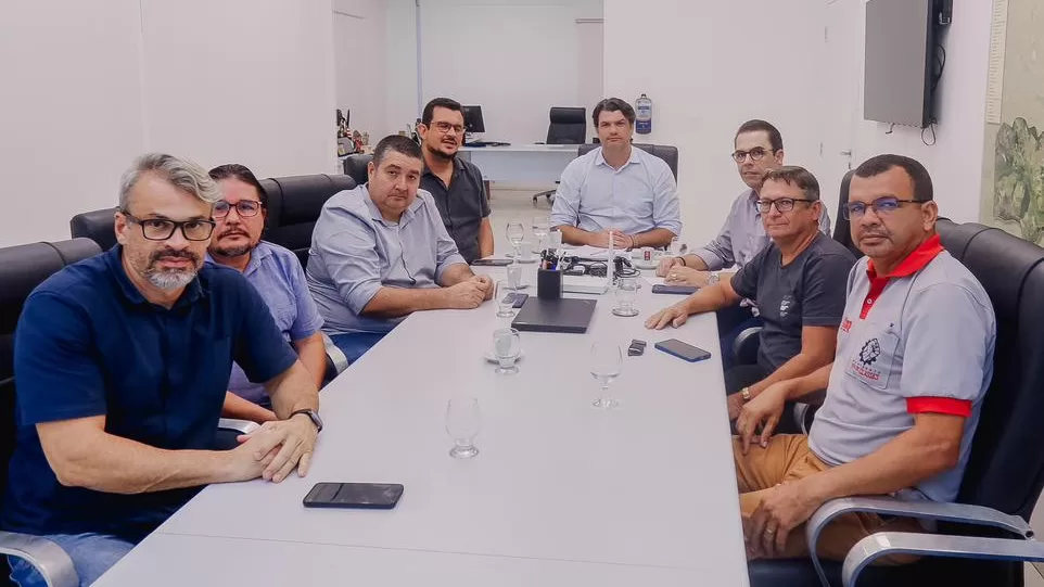 Força-tarefa: Leo Bezerra reúne Emlur, sindicato e empresas de limpeza urbana para garantir serviços de qualidade para população