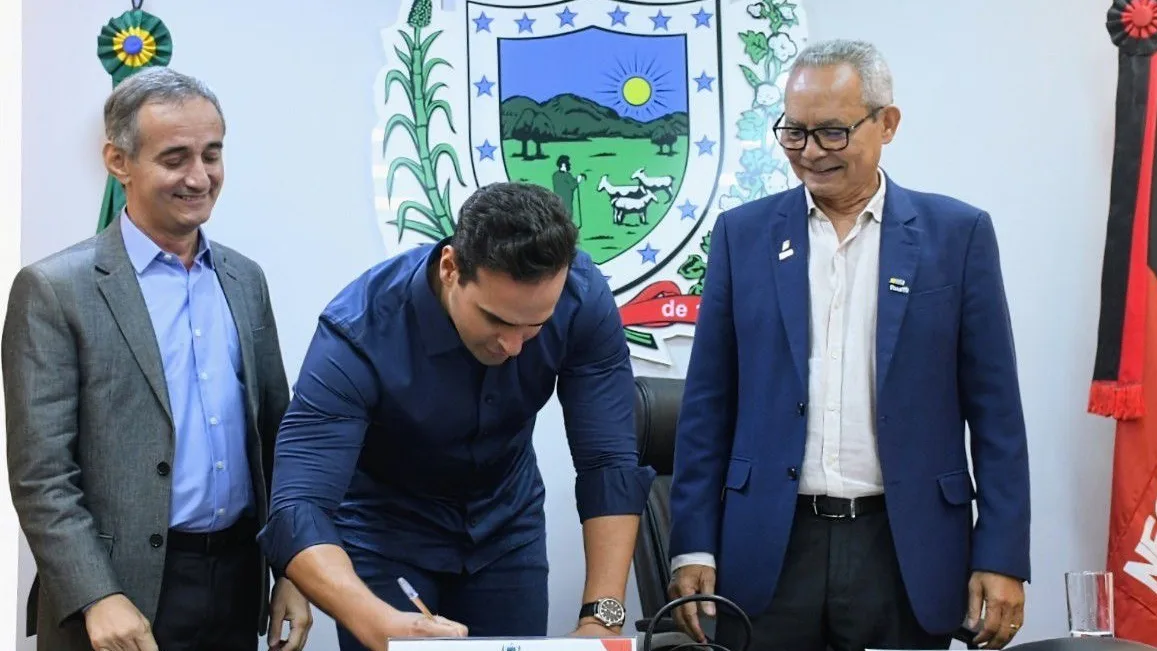 Governador Lucas Ribeiro firma apoio para realização inédita da Convenção Nacional do Comércio Lojista na Paraíba