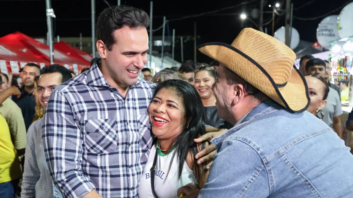 Governador Lucas Ribeiro participa da abertura do São João de Patos e acompanha estrutura de saúde e segurança da festa