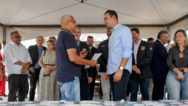 Governador Lucas Ribeiro reforça política de segurança com devolução de 500 celulares pela Operação Recupera