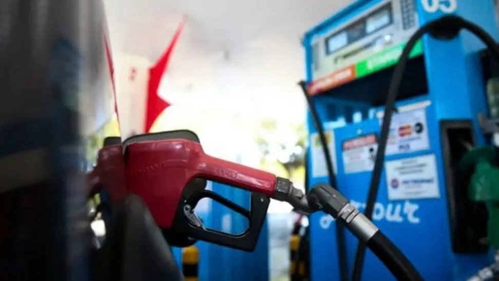 GOVERNO LULA ZERA IMPOSTOS SOBRE A GASOLINA