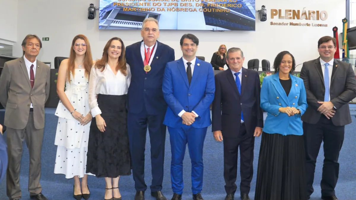 Honraria jurídica: Leo Bezerra destaca espírito colaborativo e homenageia presidente do TJPB na Câmara de João Pessoa