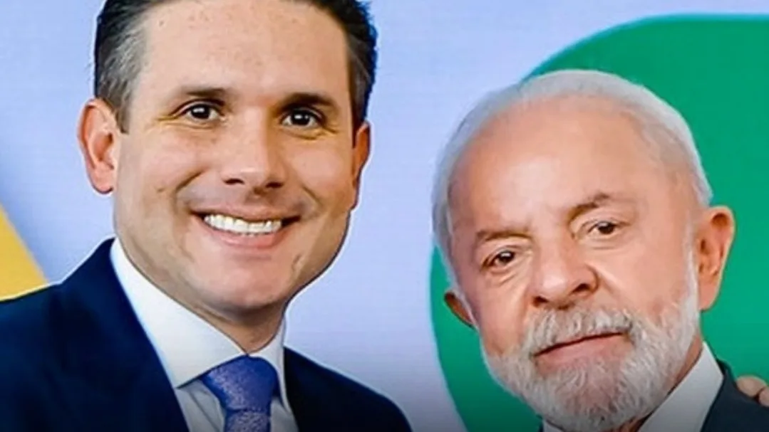 Hugo Motta busca Lula e PT em meio a tentativas por apoio ao voto distrital misto