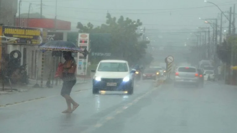 Inmet emite alertas de chuvas intensas para quase toda Paraíba; veja lista