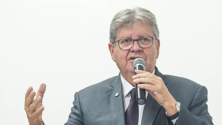 João Azevêdo formaliza renúncia e Lucas Ribeiro assume Governo da PB nesta quinta