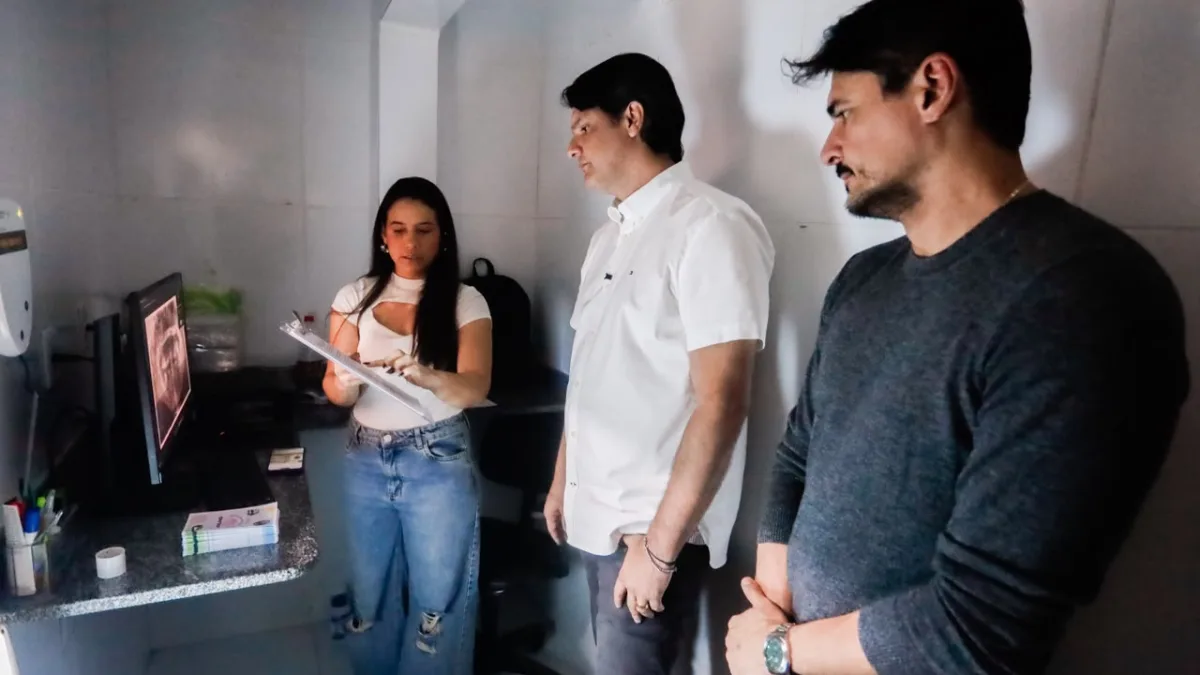 Julho Neon: Leo Bezerra incentiva prevenção e destaca atendimento especializado nos Centros de Odontologia de João Pessoa