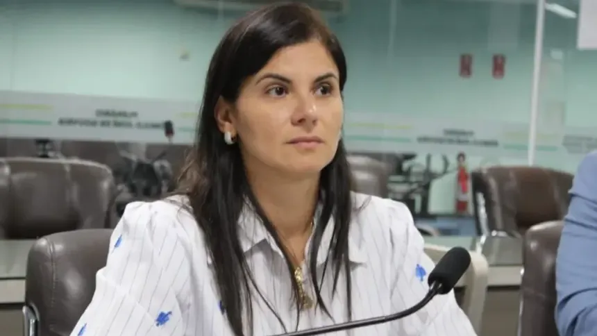 Kallyna Dias pede avaliação técnica para instalação de autoclave em UBS de Campina Grande