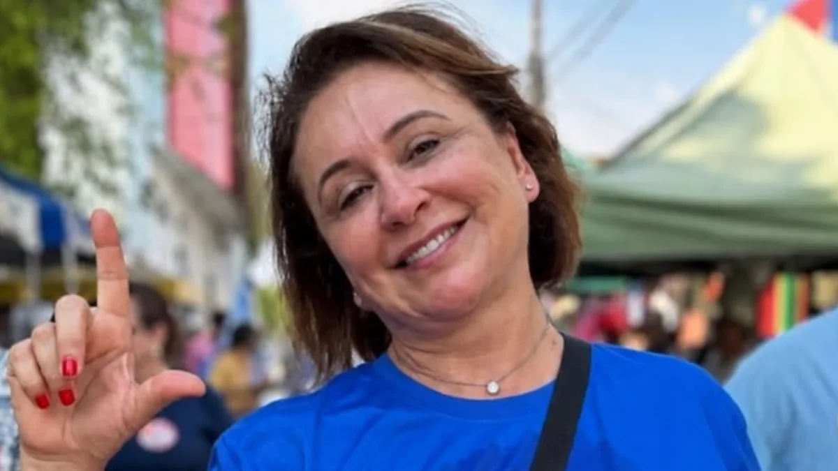 Kátia Abreu volta a criticar Janja e questiona: "quer aparecer ou eleger o marido?"