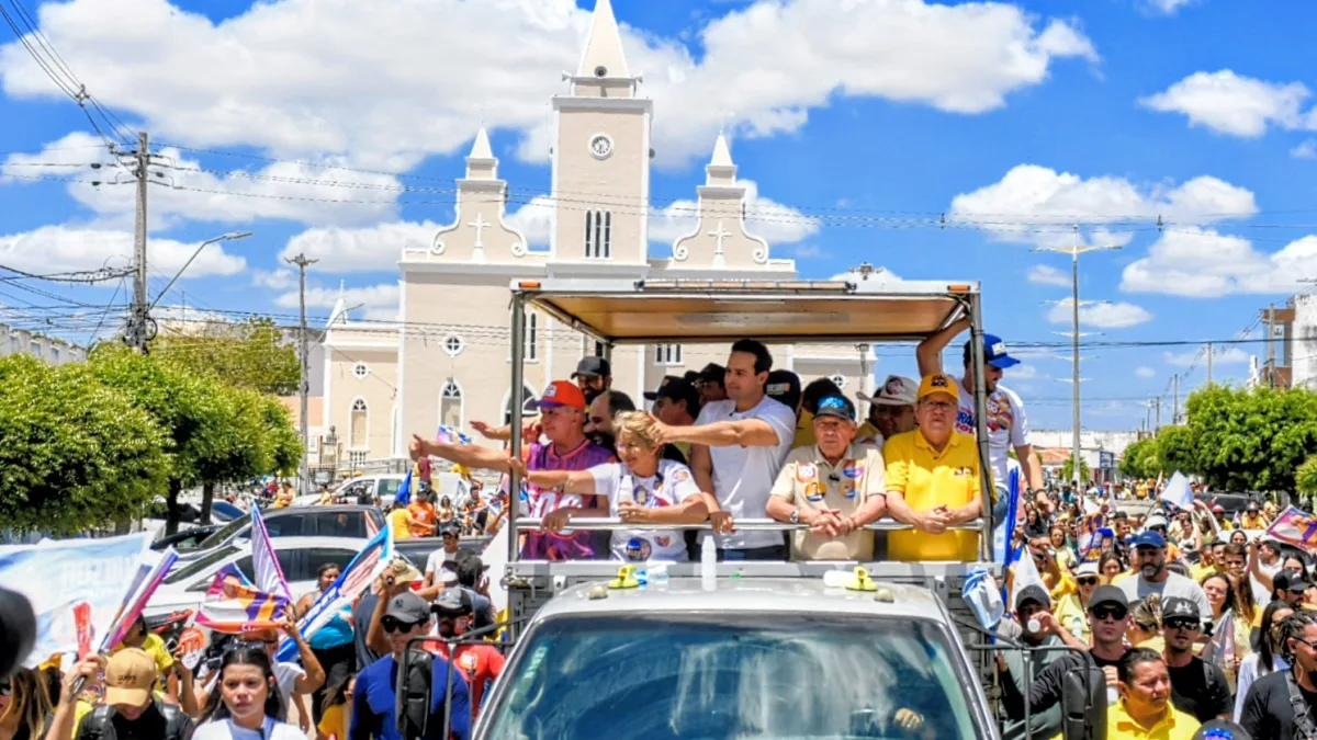 Lucas dá largada à ‘Caravana Daqui pra Melhor’ pelo Alto Sertão em Uiraúna