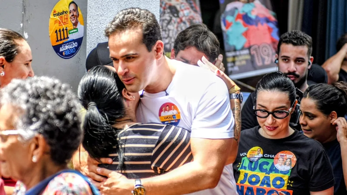 Lucas percorre comércio de João Pessoa e garante mais ações para revitalizar o Centro