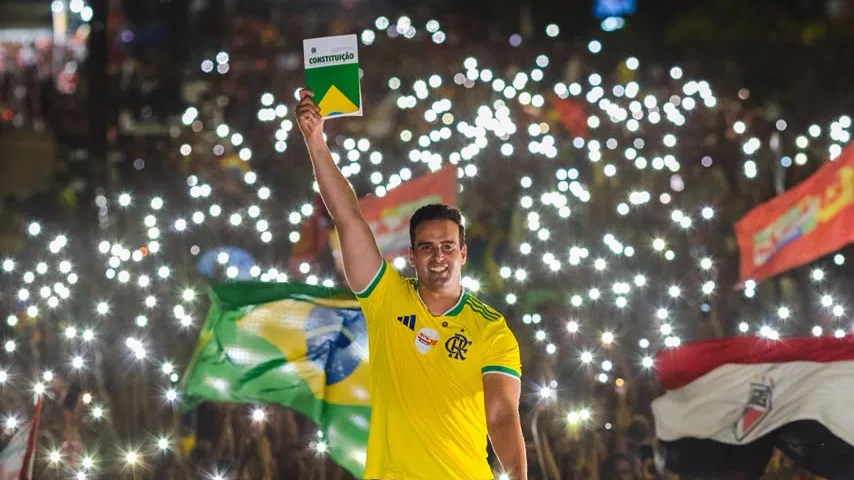Lucas reforça apoio a Lula em grande caminhada que reúne multidão em Mangabeira