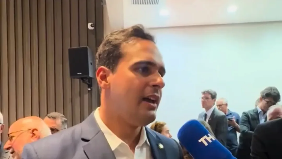 Lucas Ribeiro diz ao prefeito Leo Bezerra que está "à disposição para trabalhar por João Pessoa"