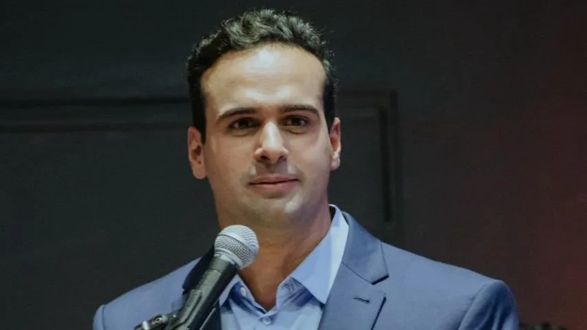 Lucas Ribeiro entrega escolas e inspeciona obras na região de Sousa