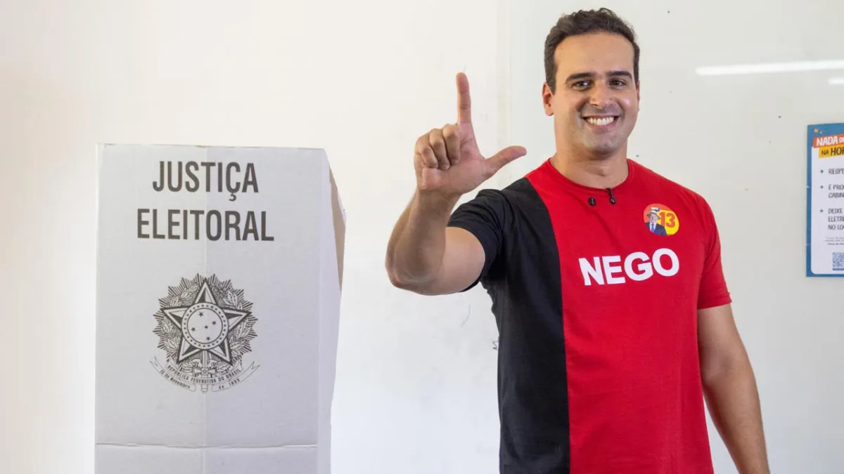 Lucas vota em Campina Grande e destaca os avanços sociais no Governo Lula