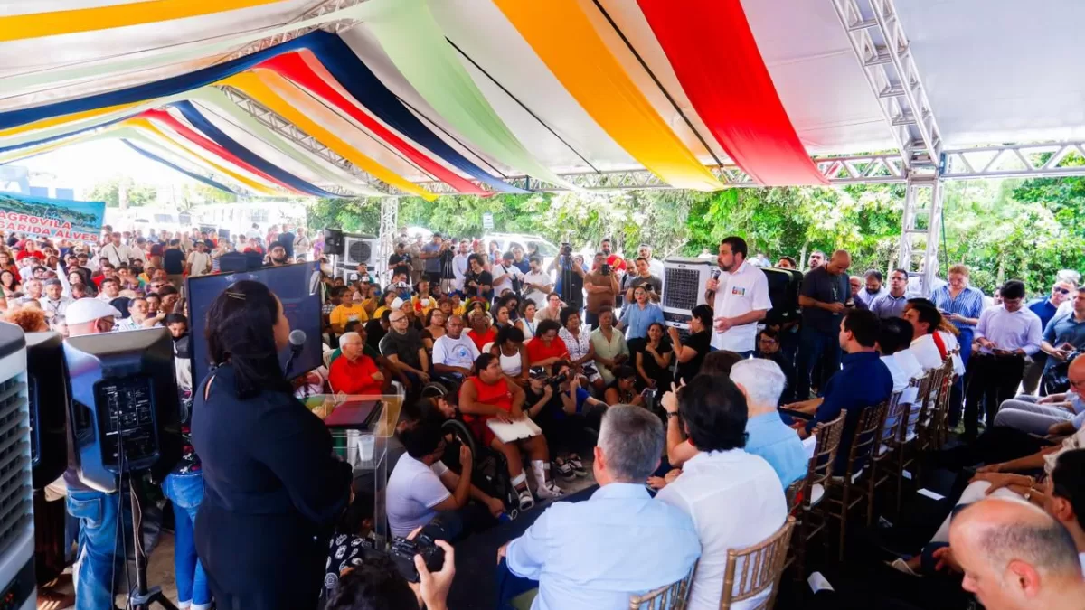 Mangabeira 43 anos Durante Feira da Cidadania, Leo Bezerra celebra parcerias da Prefeitura com o Governo Federal